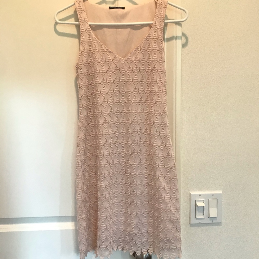 💛Zara light pink embroidered dress
